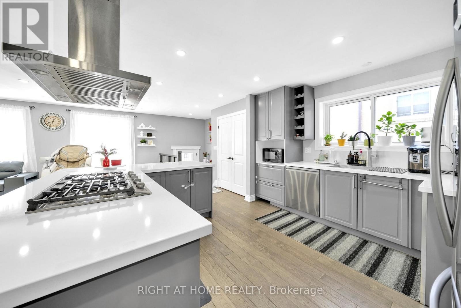 86 Topcliff Avenue, Toronto, Ontario  M3N 1L8 - Photo 17 - W12918854