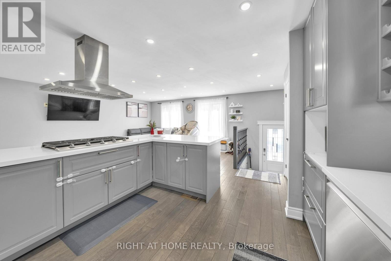 86 Topcliff Avenue, Toronto, Ontario  M3N 1L8 - Photo 18 - W12918854