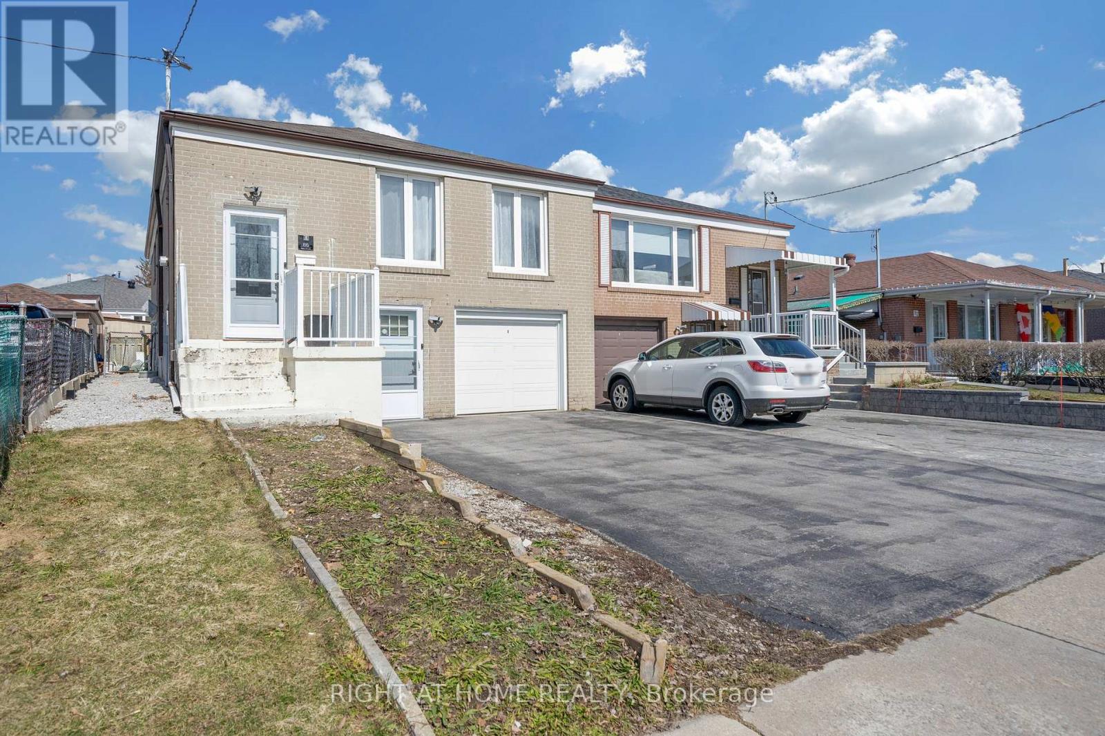86 Topcliff Avenue, Toronto, Ontario  M3N 1L8 - Photo 3 - W12918854