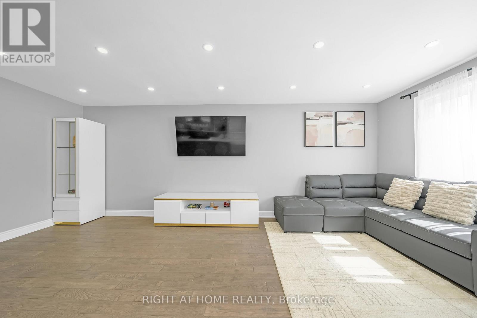 86 Topcliff Avenue, Toronto, Ontario  M3N 1L8 - Photo 9 - W12918854