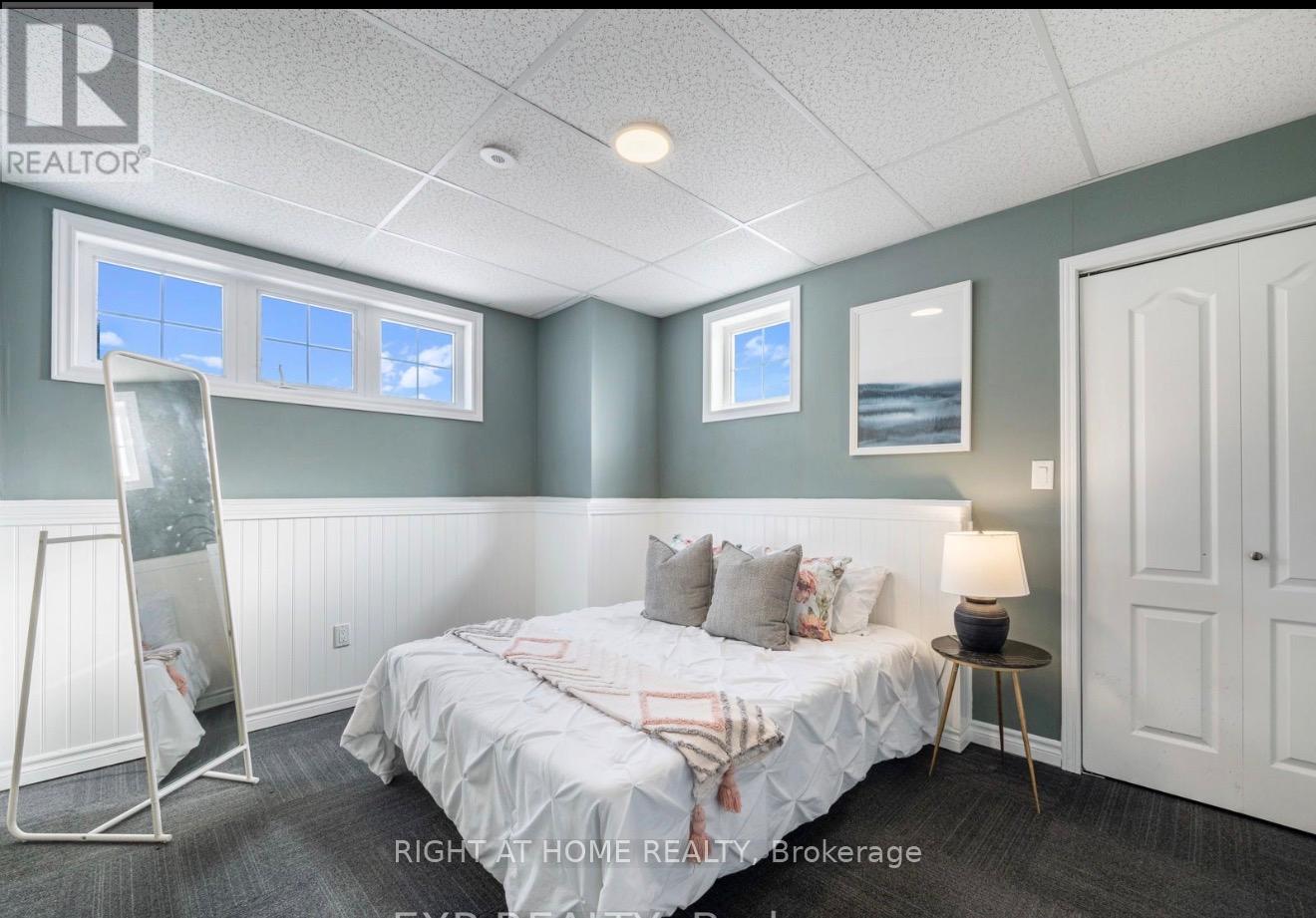 2342 Sutton Drive, Burlington, Ontario  L7L 6Y8 - Photo 24 - W12918872