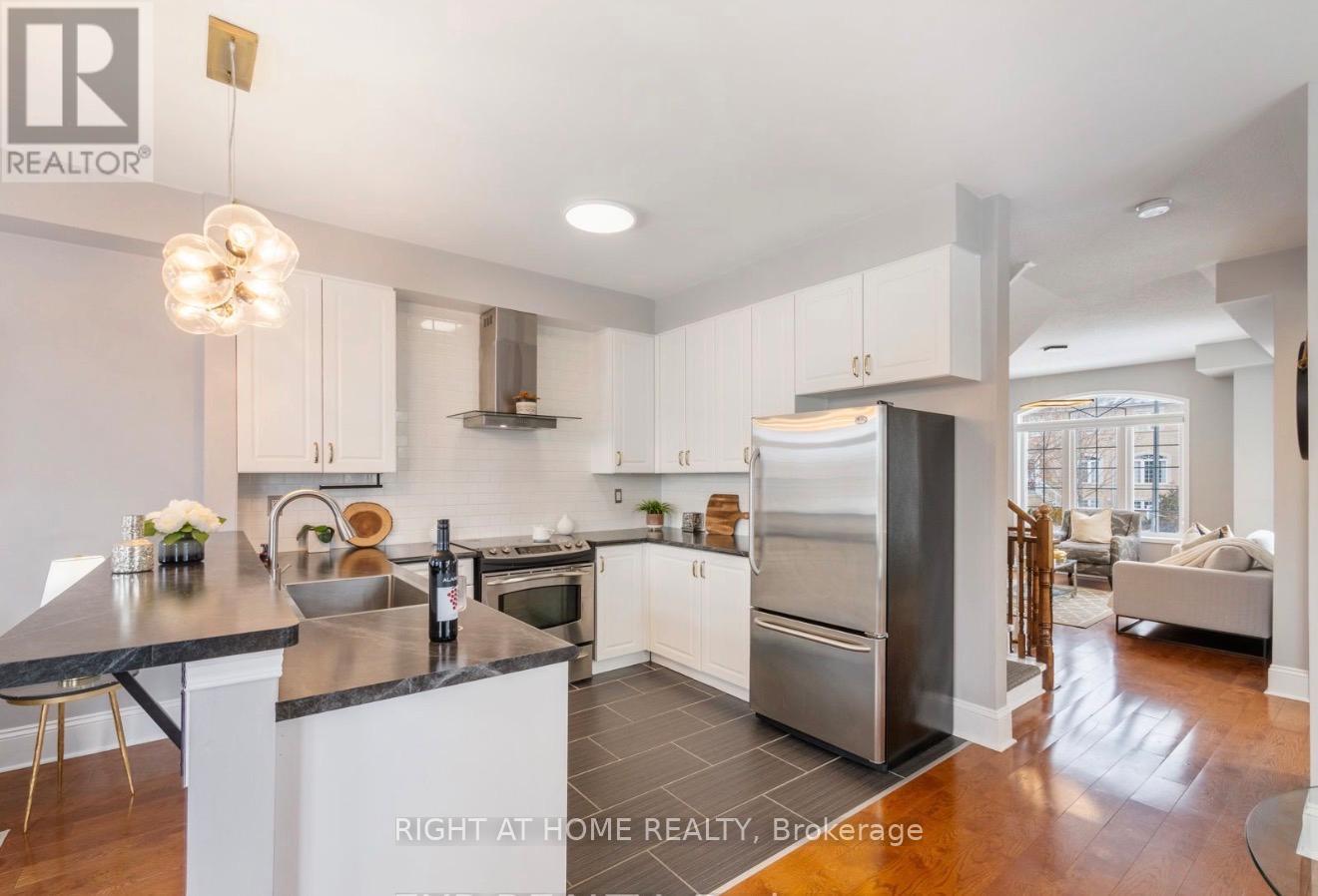 2342 Sutton Drive, Burlington, Ontario  L7L 6Y8 - Photo 9 - W12918872