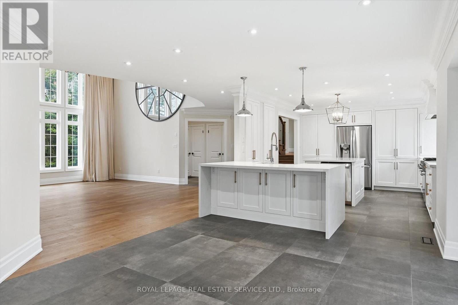 1601 Venetia Drive, Oakville, Ontario  L6L 1K8 - Photo 15 - W12918888