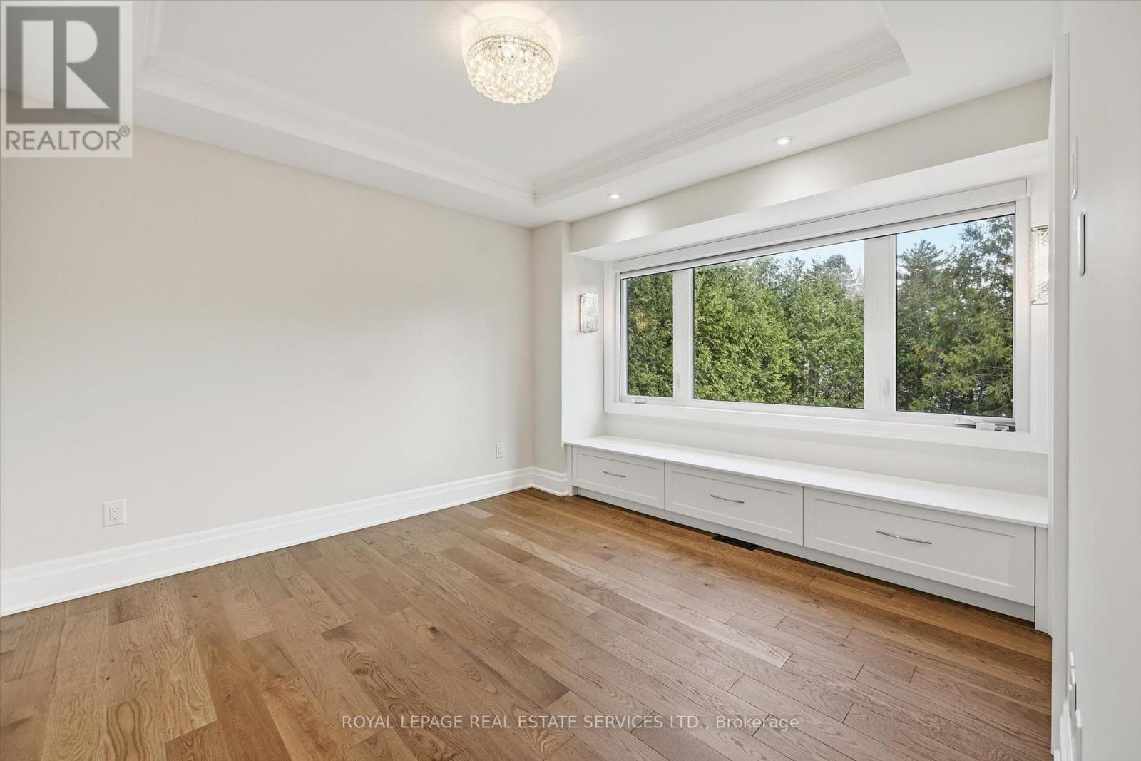 1601 Venetia Drive, Oakville, Ontario  L6L 1K8 - Photo 19 - W12918888