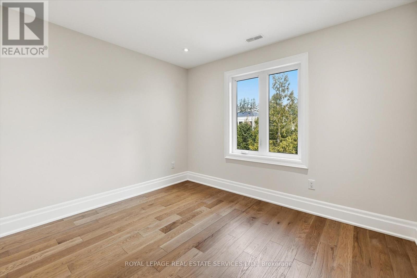 1601 Venetia Drive, Oakville, Ontario  L6L 1K8 - Photo 25 - W12918888