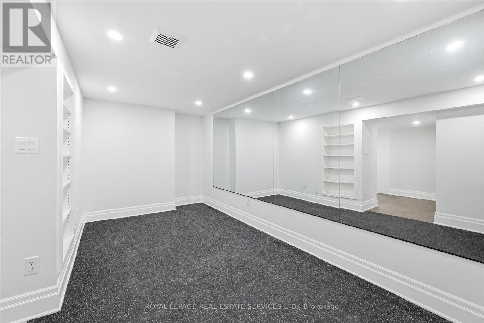 1601 Venetia Drive, Oakville, Ontario  L6L 1K8 - Photo 39 - W12918888