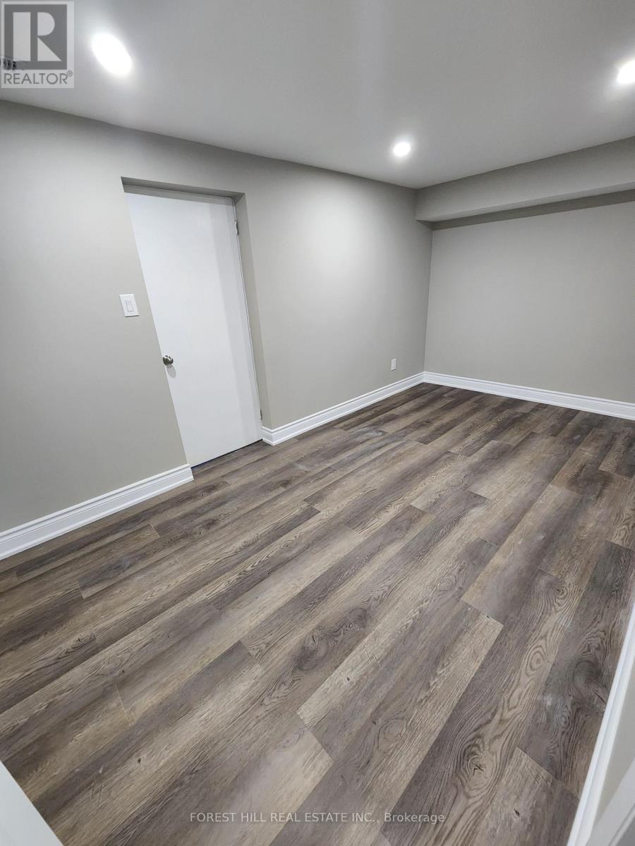 Lower - 2577 Whaley Drive, Mississauga, Ontario  L5B 1X1 - Photo 6 - W12918910