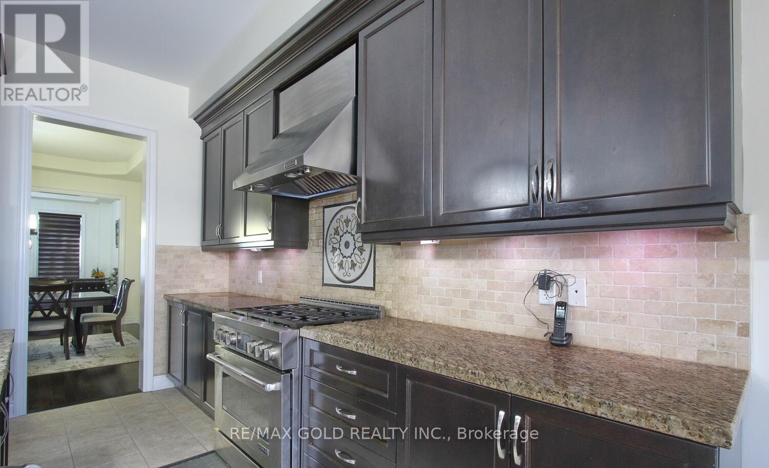 14 Ladbrook Crescent, Brampton, Ontario  L6X 5H6 - Photo 21 - W12918924