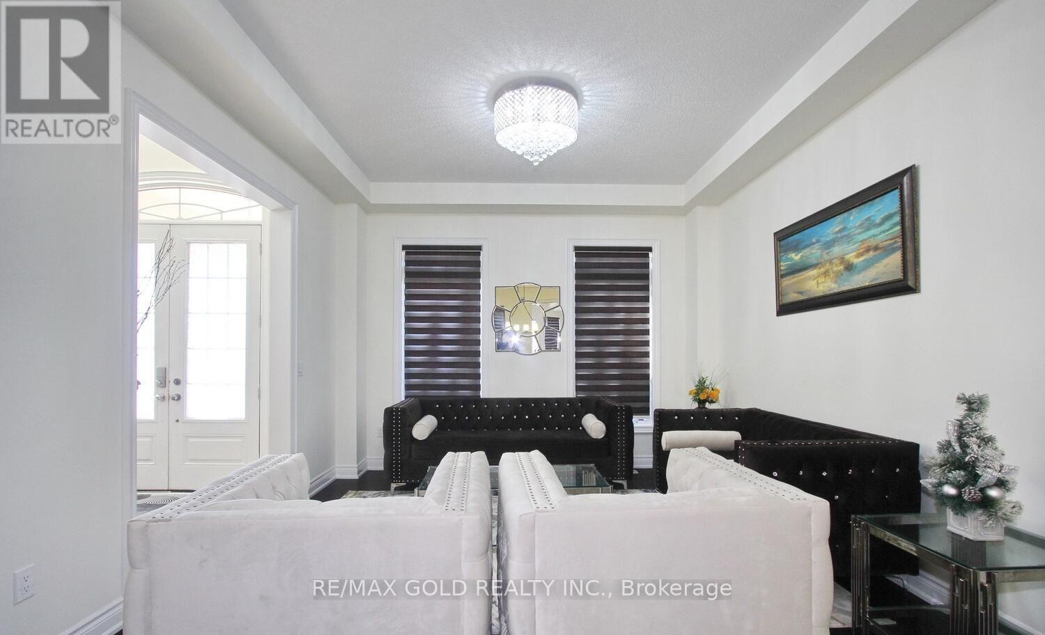 14 Ladbrook Crescent, Brampton, Ontario  L6X 5H6 - Photo 8 - W12918924