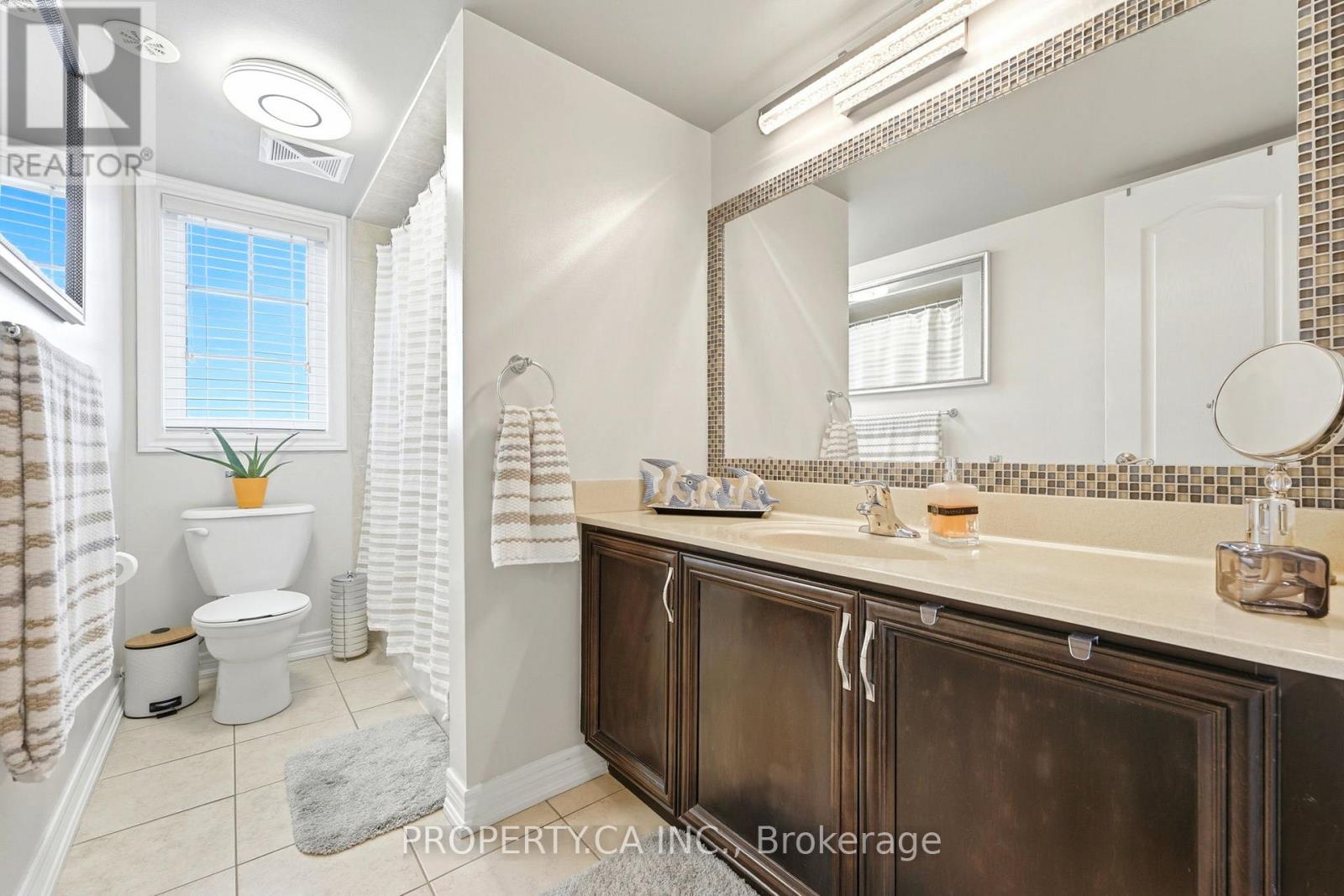 6 - 157 Isaac Devins Boulevard, Toronto, Ontario M9M 0C5 - Photo 16 - W12918938