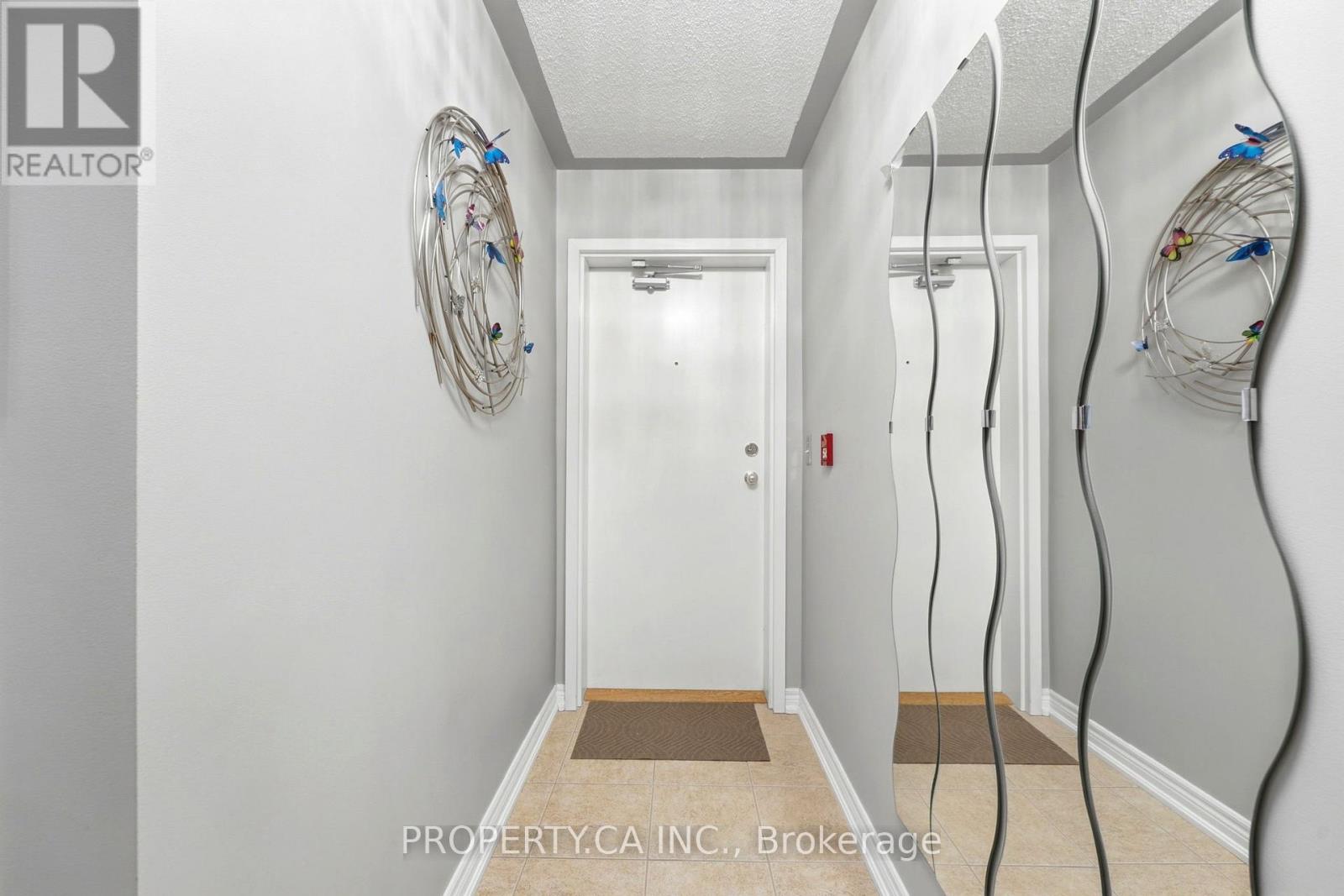 6 - 157 Isaac Devins Boulevard, Toronto, Ontario M9M 0C5 - Photo 3 - W12918938