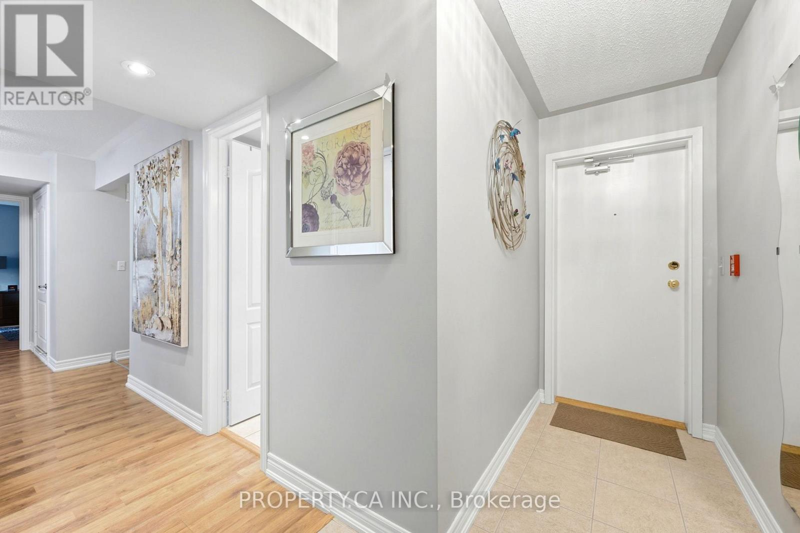 6 - 157 Isaac Devins Boulevard, Toronto, Ontario M9M 0C5 - Photo 4 - W12918938