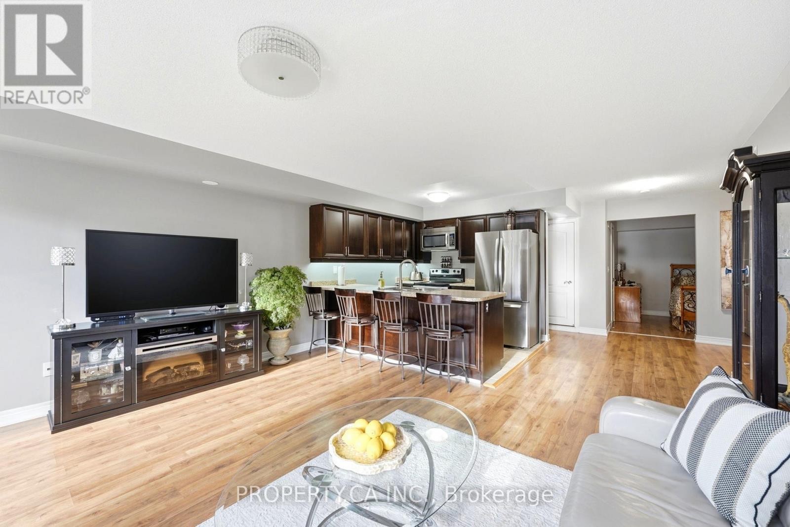 6 - 157 Isaac Devins Boulevard, Toronto, Ontario M9M 0C5 - Photo 7 - W12918938