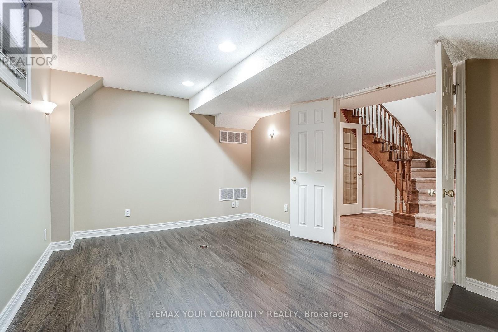 2629 Burnford Trail, Mississauga, Ontario  L5M 5E1 - Photo 36 - W12918968