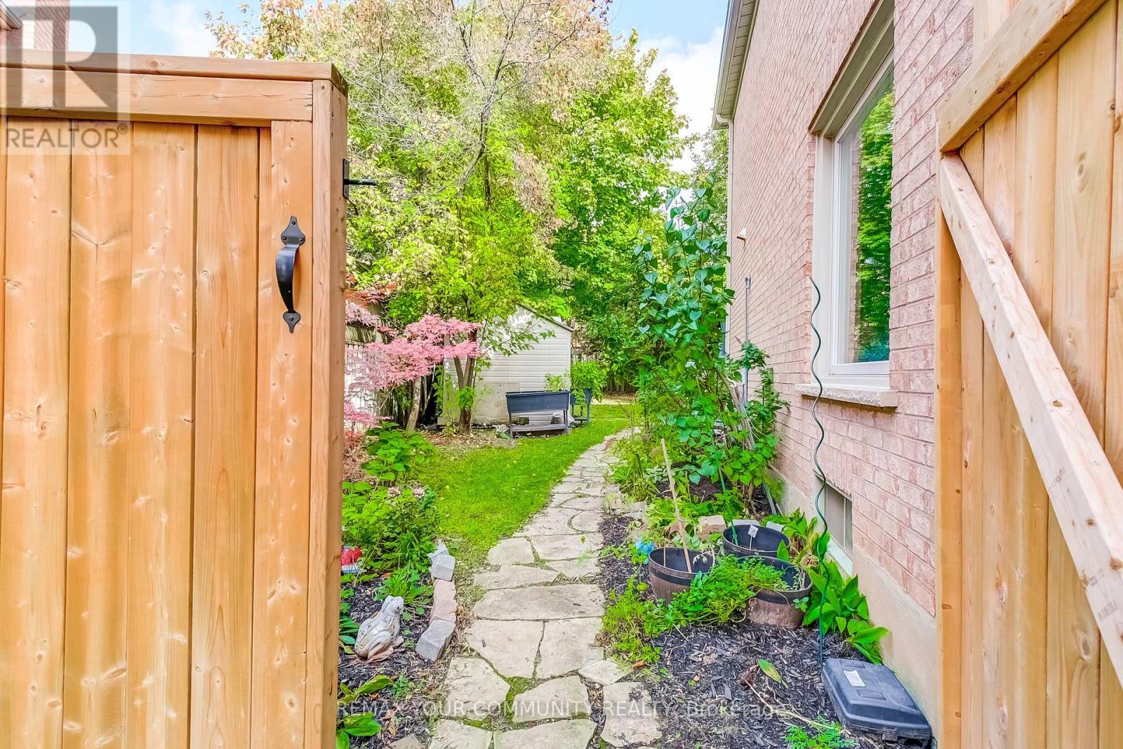 2629 Burnford Trail, Mississauga, Ontario  L5M 5E1 - Photo 41 - W12918968