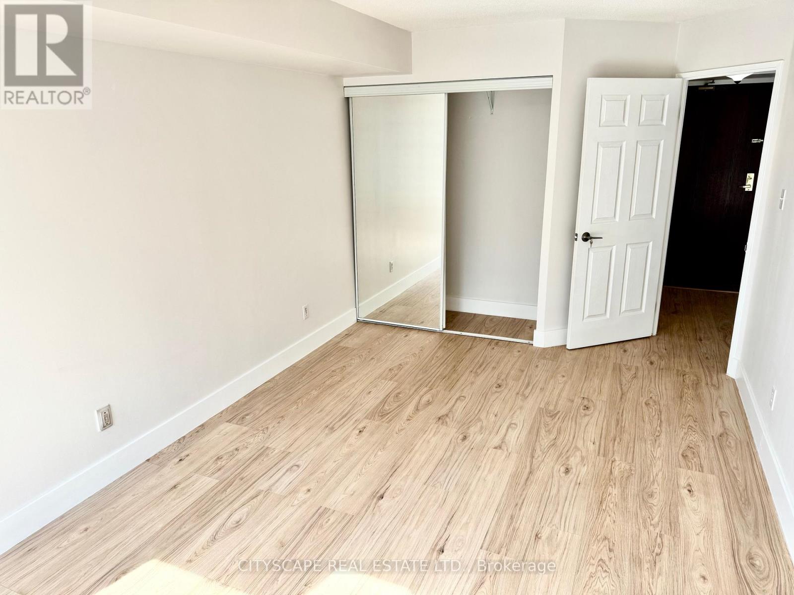 #1606 - 156 Enfield Place, Mississauga (City Centre), Ontario  L5B 4L8 - Photo 12 - W12918980