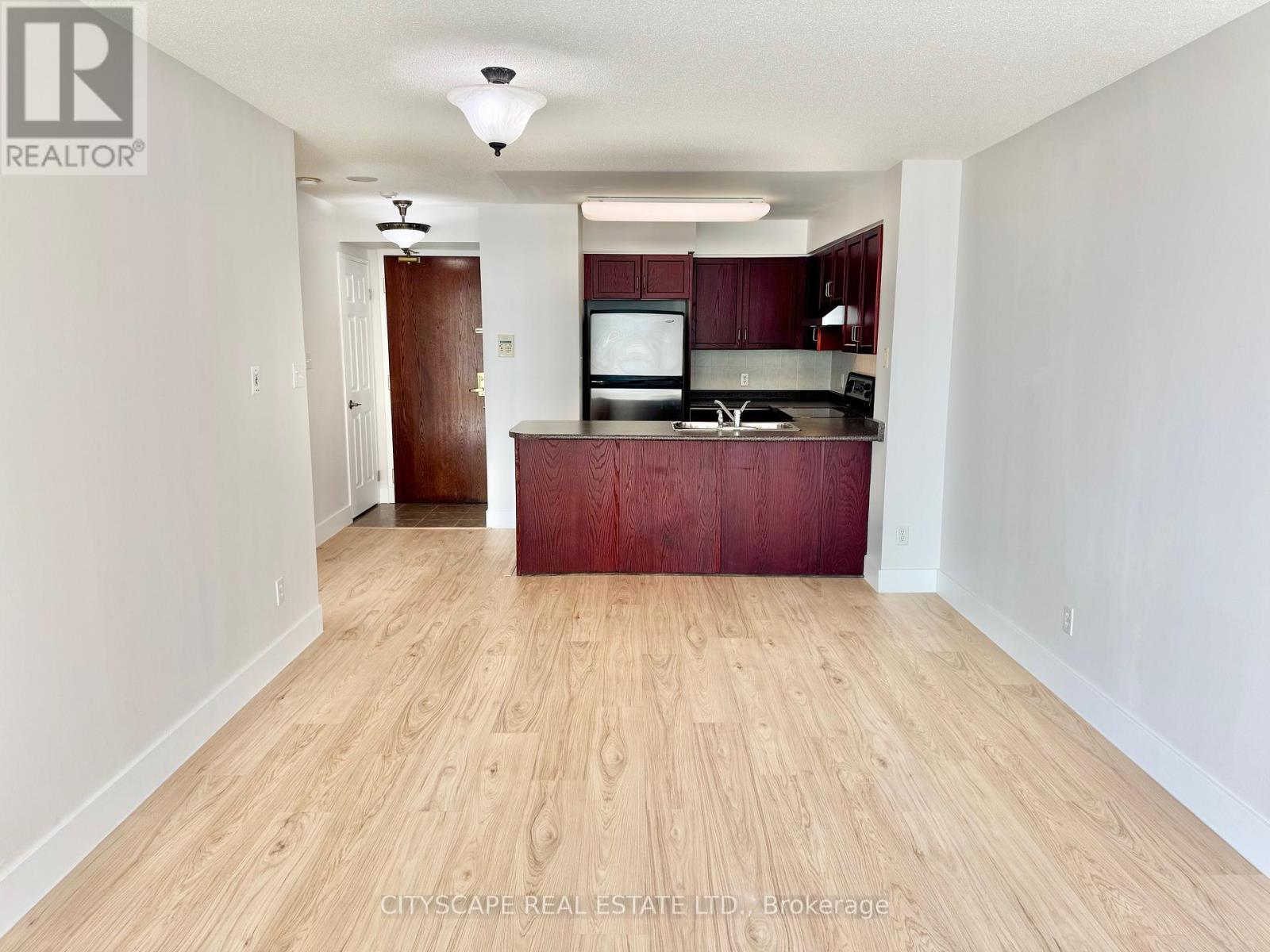 #1606 - 156 Enfield Place, Mississauga (City Centre), Ontario  L5B 4L8 - Photo 8 - W12918980
