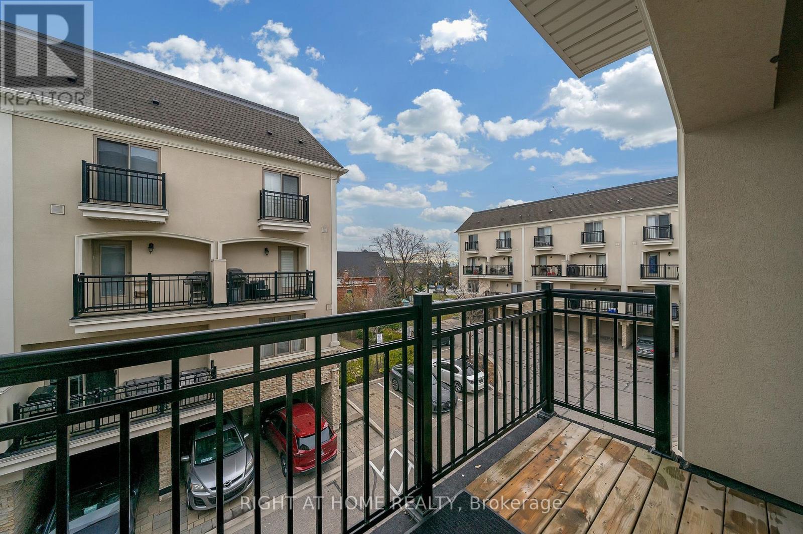 18 - 3077 Cawthra Road, Mississauga, Ontario  L5A 2X4 - Photo 4 - W12919024