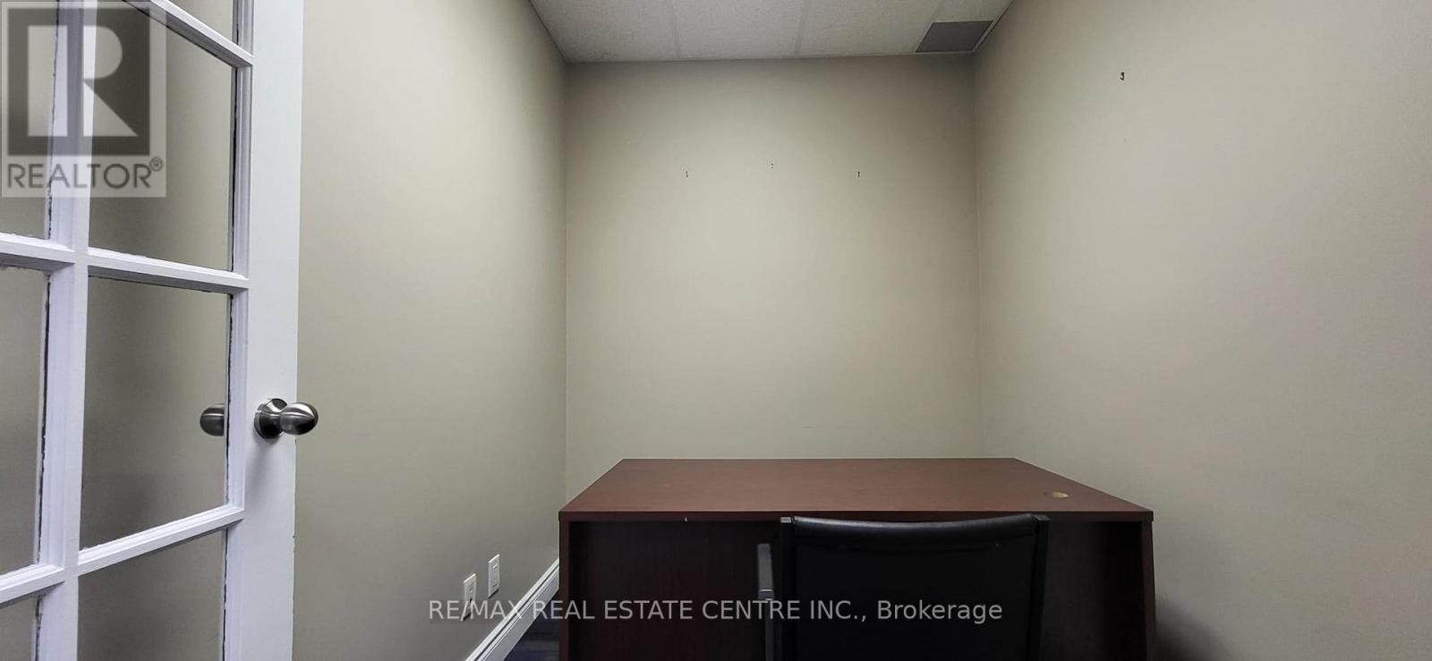 220-221 - 1550 South Gateway Road, Mississauga, Ontario L4W 5G6 - Photo 12 - W12919030