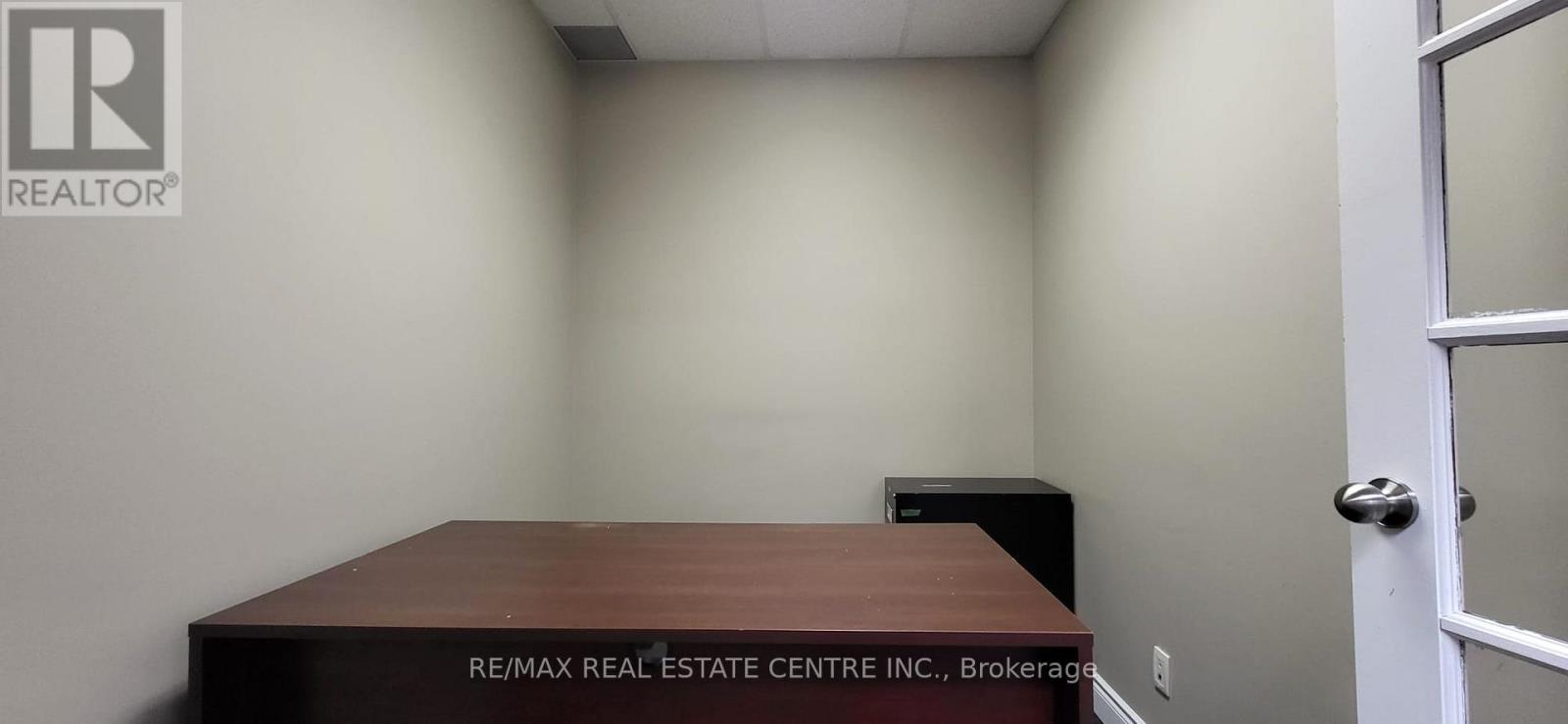 220-221 - 1550 South Gateway Road, Mississauga, Ontario L4W 5G6 - Photo 13 - W12919030