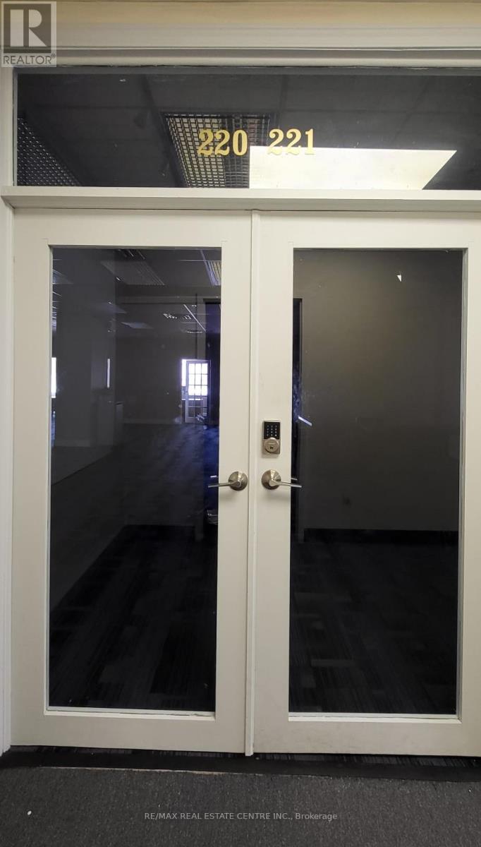 220-221 - 1550 South Gateway Road, Mississauga, Ontario L4W 5G6 - Photo 25 - W12919030