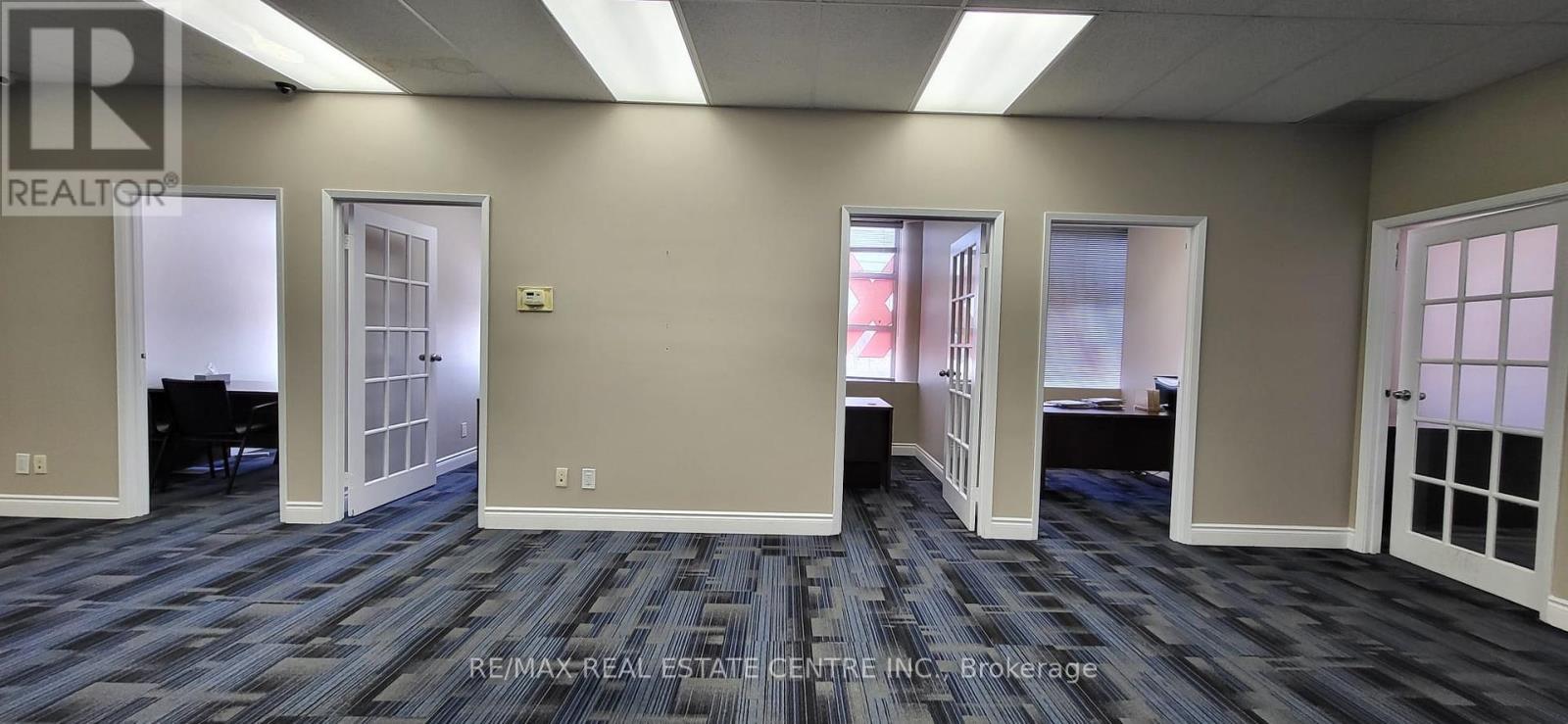 220-221 - 1550 South Gateway Road, Mississauga, Ontario L4W 5G6 - Photo 4 - W12919030