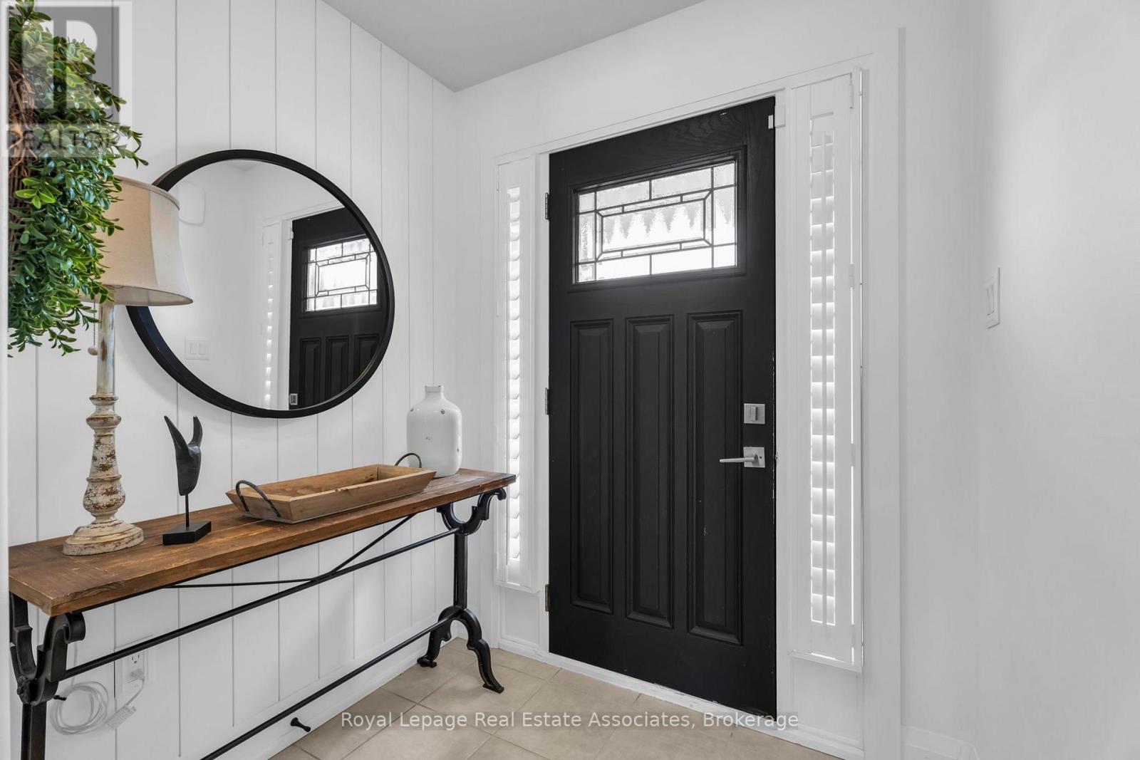 15 Winterton Court, Orangeville, Ontario  L9W 5H8 - Photo 4 - W12919038