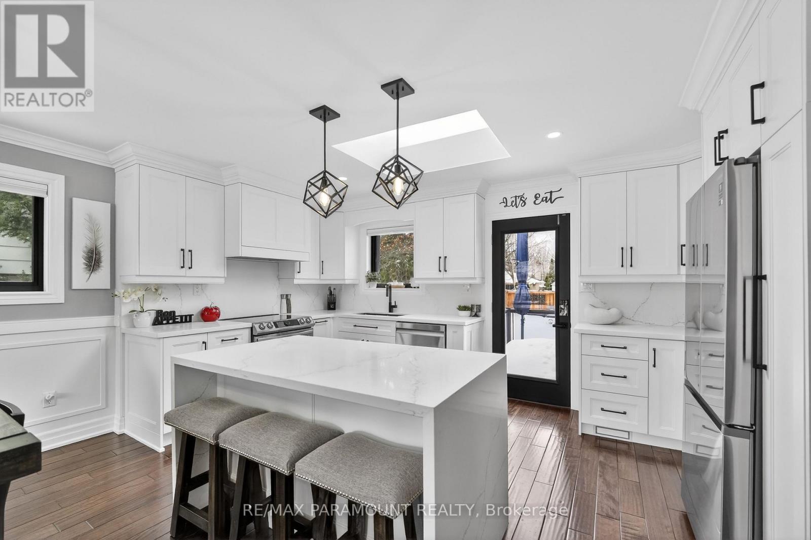 10 Farmington Drive, Brampton (Brampton East), Ontario  L6W 2V2 - Photo 12 - W12919046