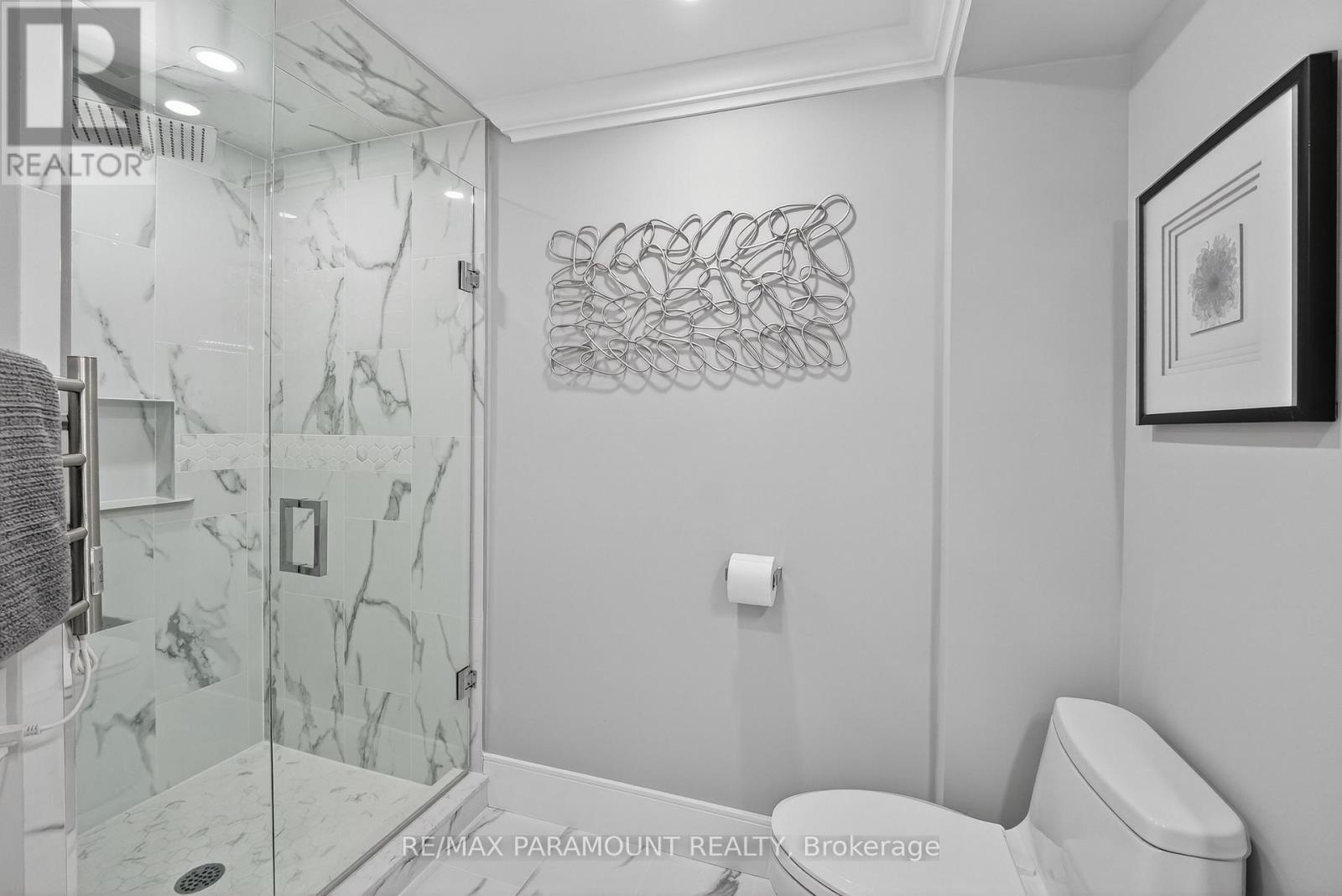 10 Farmington Drive, Brampton (Brampton East), Ontario  L6W 2V2 - Photo 25 - W12919046