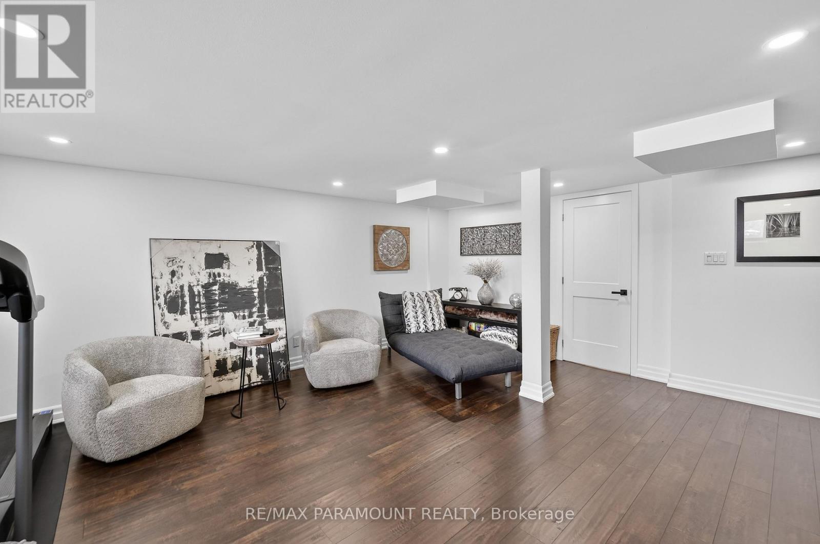 10 Farmington Drive, Brampton (Brampton East), Ontario  L6W 2V2 - Photo 32 - W12919046