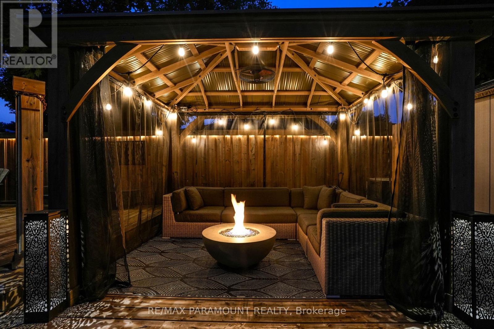 10 Farmington Drive, Brampton (Brampton East), Ontario  L6W 2V2 - Photo 43 - W12919046