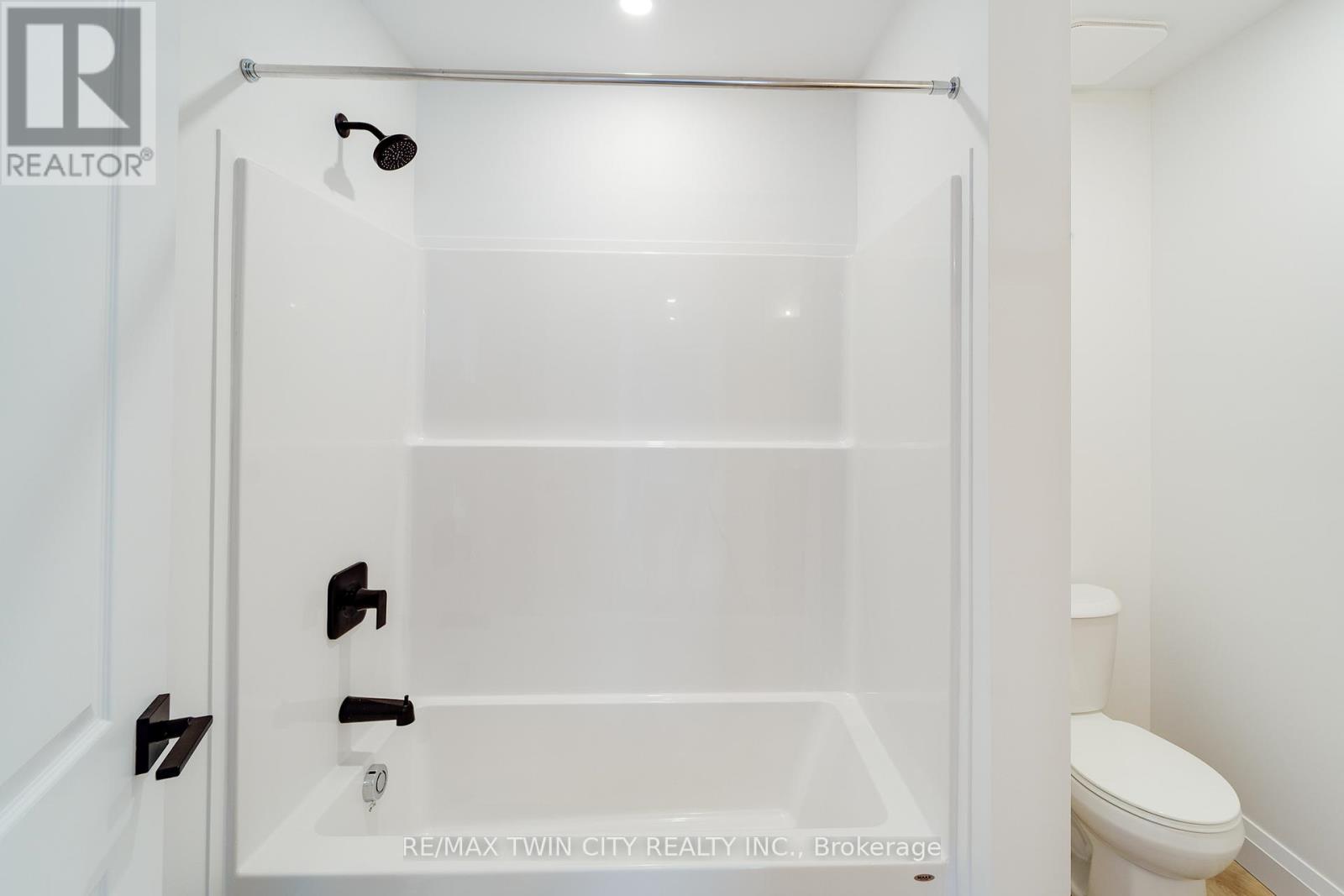 2 - 825 Stirling Avenue S, Kitchener, Ontario  N2M 3K4 - Photo 25 - X12918722