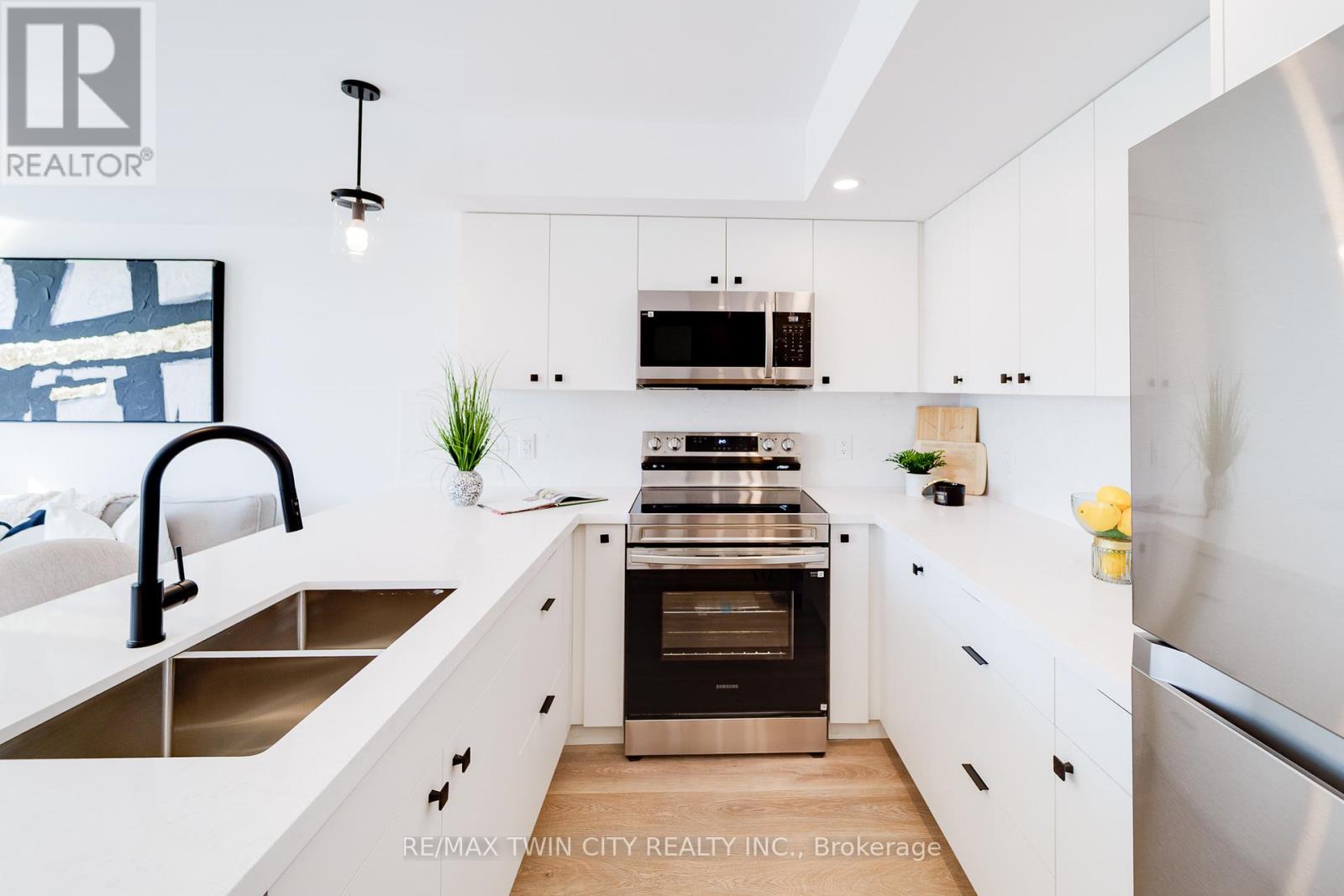 2 - 825 Stirling Avenue S, Kitchener, Ontario  N2M 3K4 - Photo 7 - X12918722