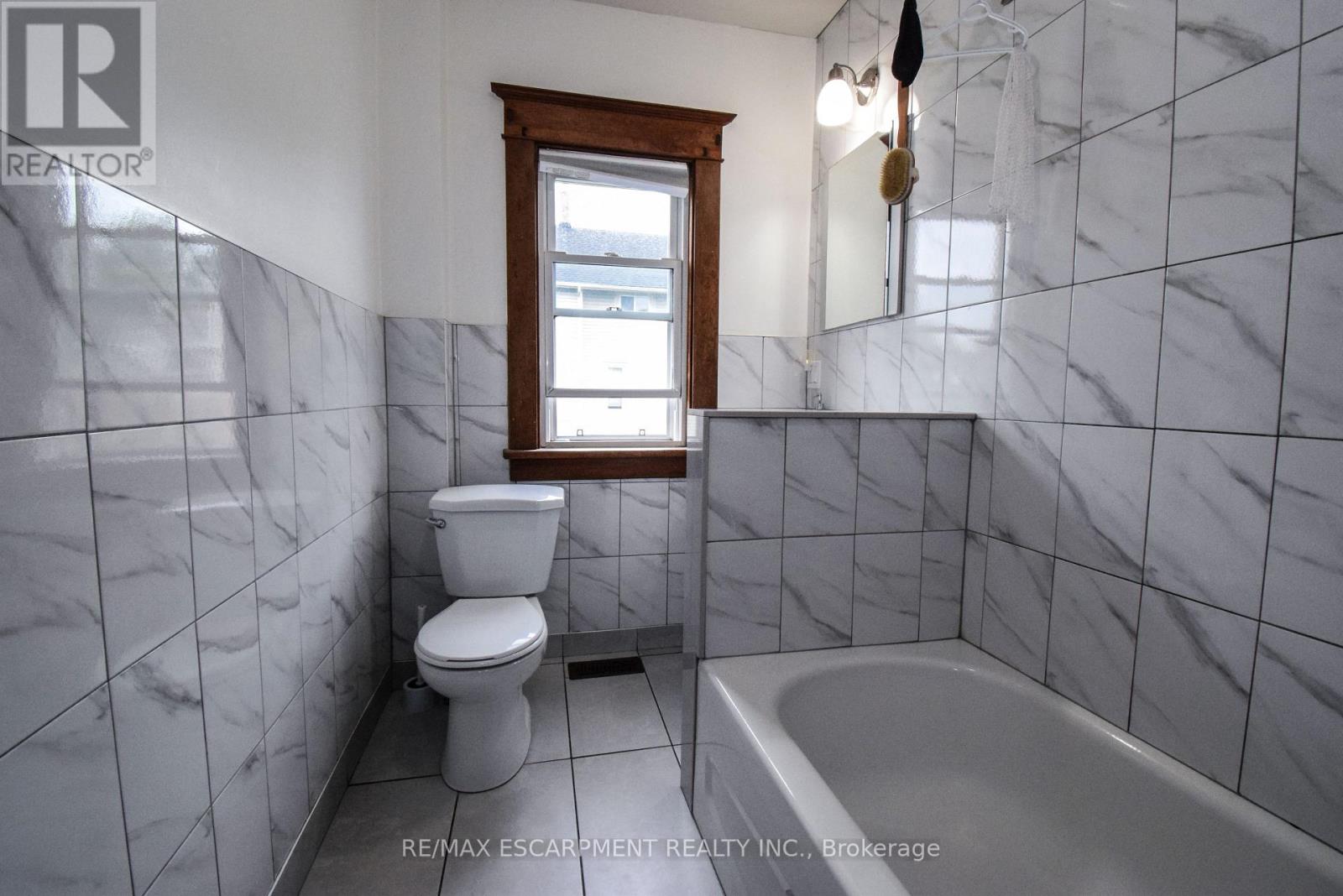 264 Hellems Avenue, Welland, Ontario  L3B 3B7 - Photo 16 - X12918792