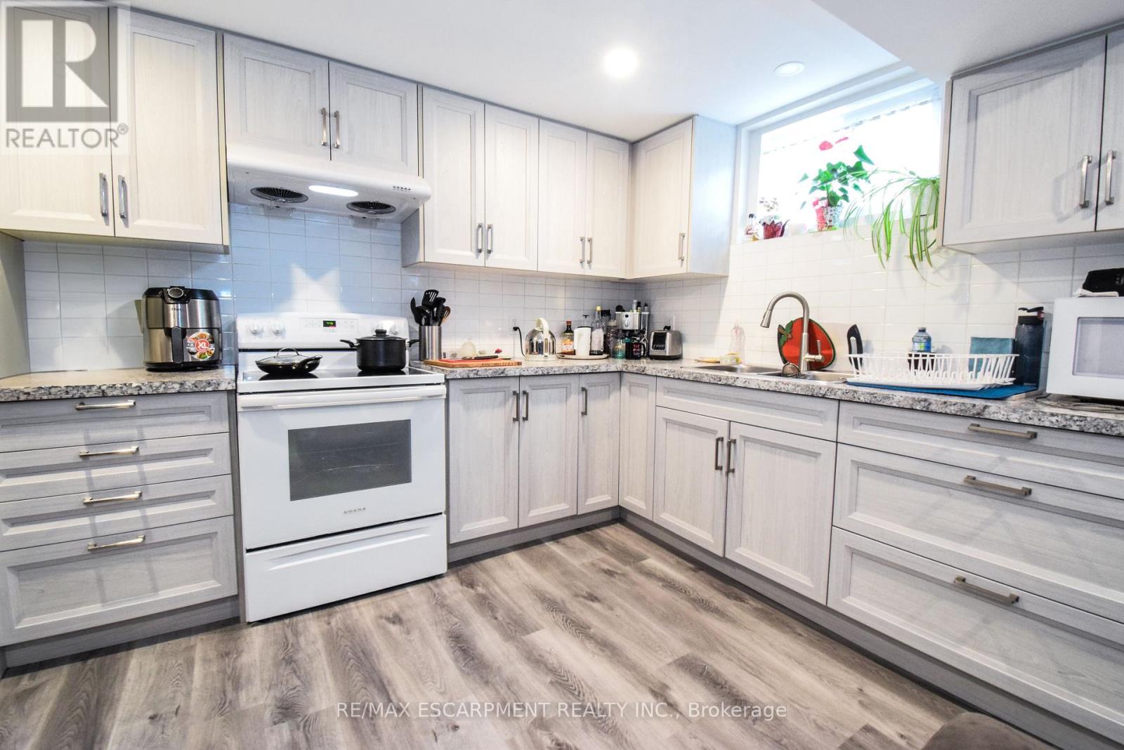 264 Hellems Avenue, Welland, Ontario  L3B 3B7 - Photo 24 - X12918792