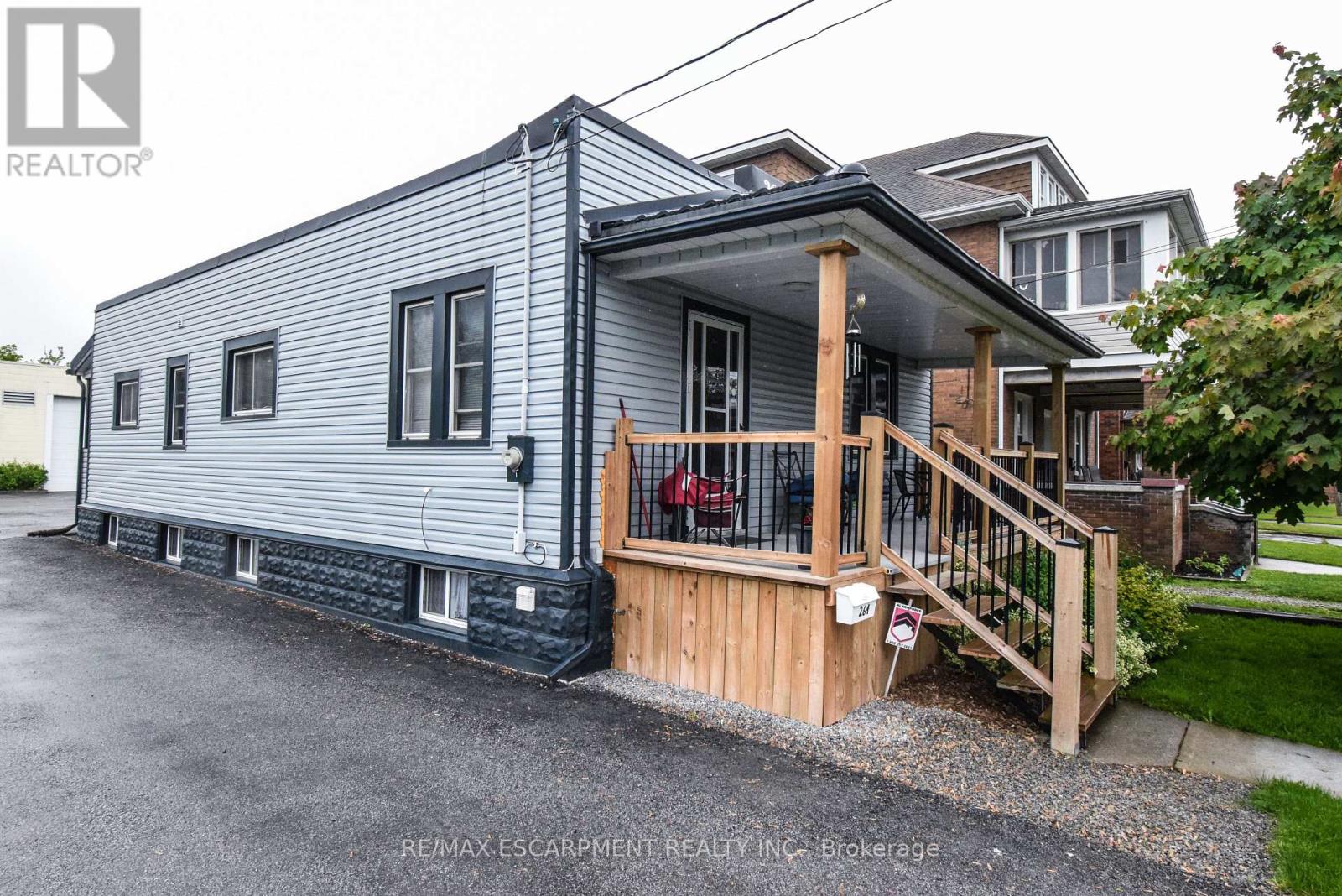 264 Hellems Avenue, Welland, Ontario  L3B 3B7 - Photo 3 - X12918792