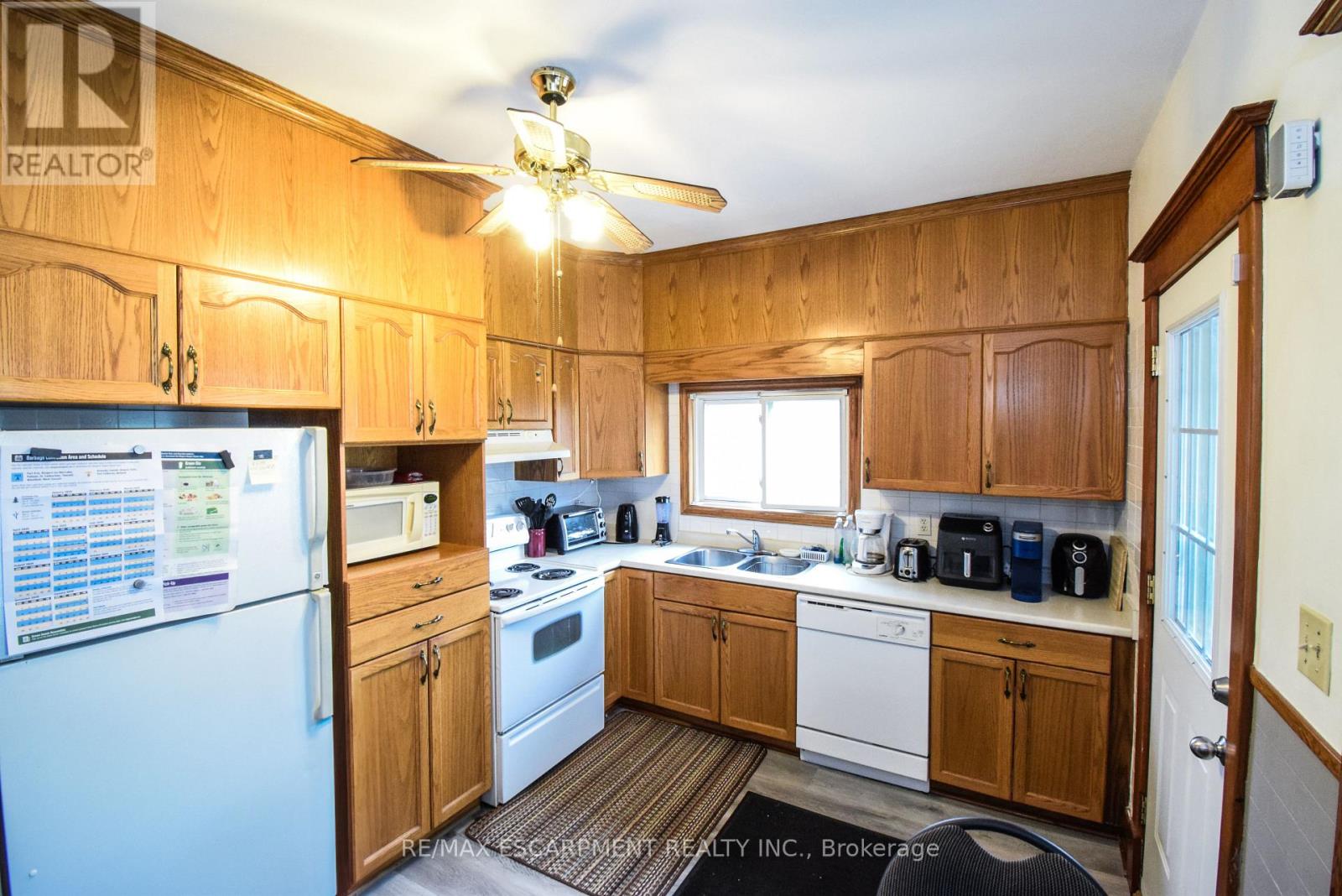 264 Hellems Avenue, Welland, Ontario  L3B 3B7 - Photo 9 - X12918792