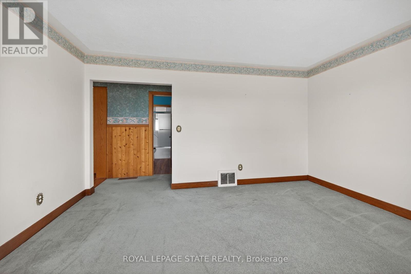 21 Lakeview Avenue, Grimsby, Ontario  L3M 3L9 - Photo 10 - X12918818