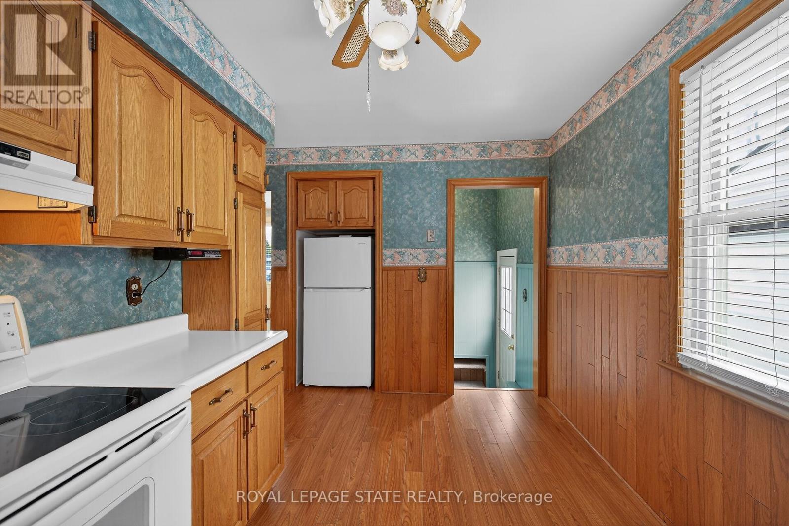 21 Lakeview Avenue, Grimsby, Ontario  L3M 3L9 - Photo 14 - X12918818