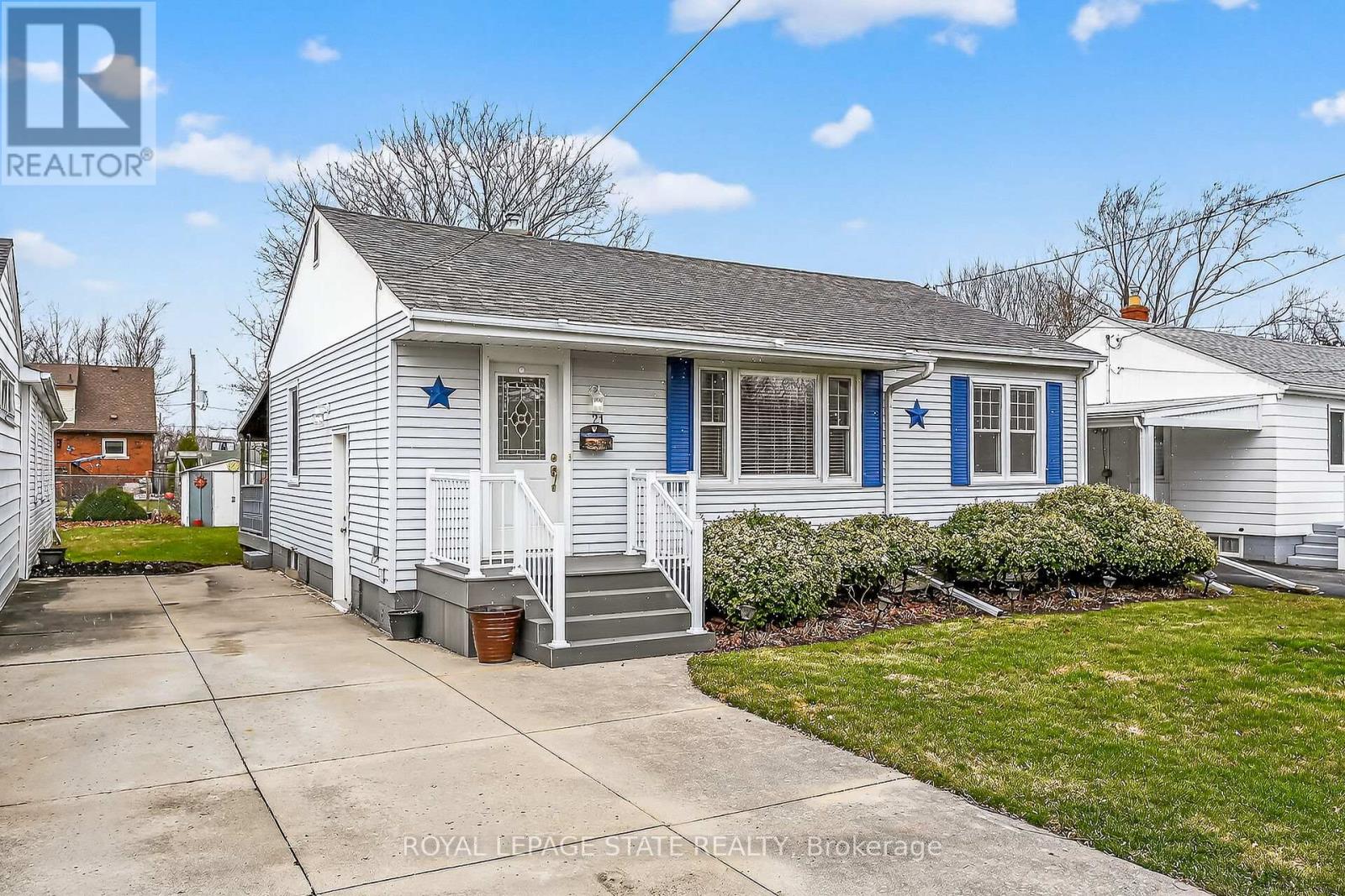 21 Lakeview Avenue, Grimsby, Ontario  L3M 3L9 - Photo 2 - X12918818