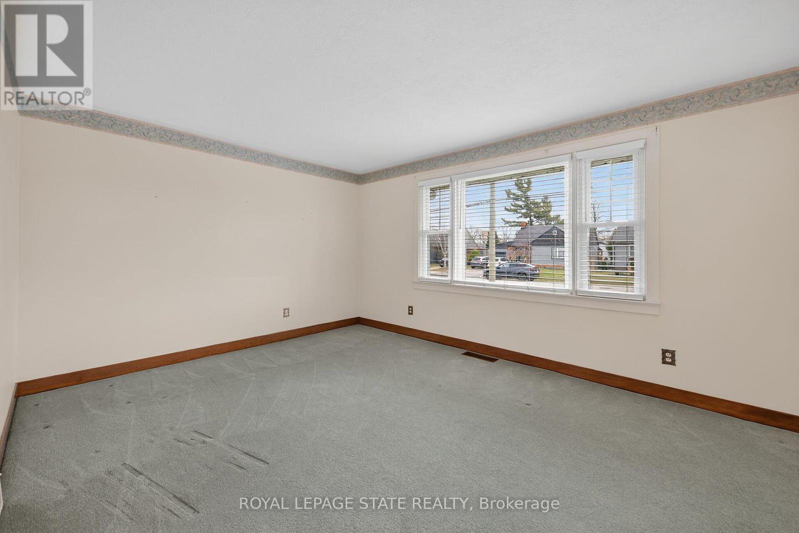 21 Lakeview Avenue, Grimsby, Ontario  L3M 3L9 - Photo 6 - X12918818