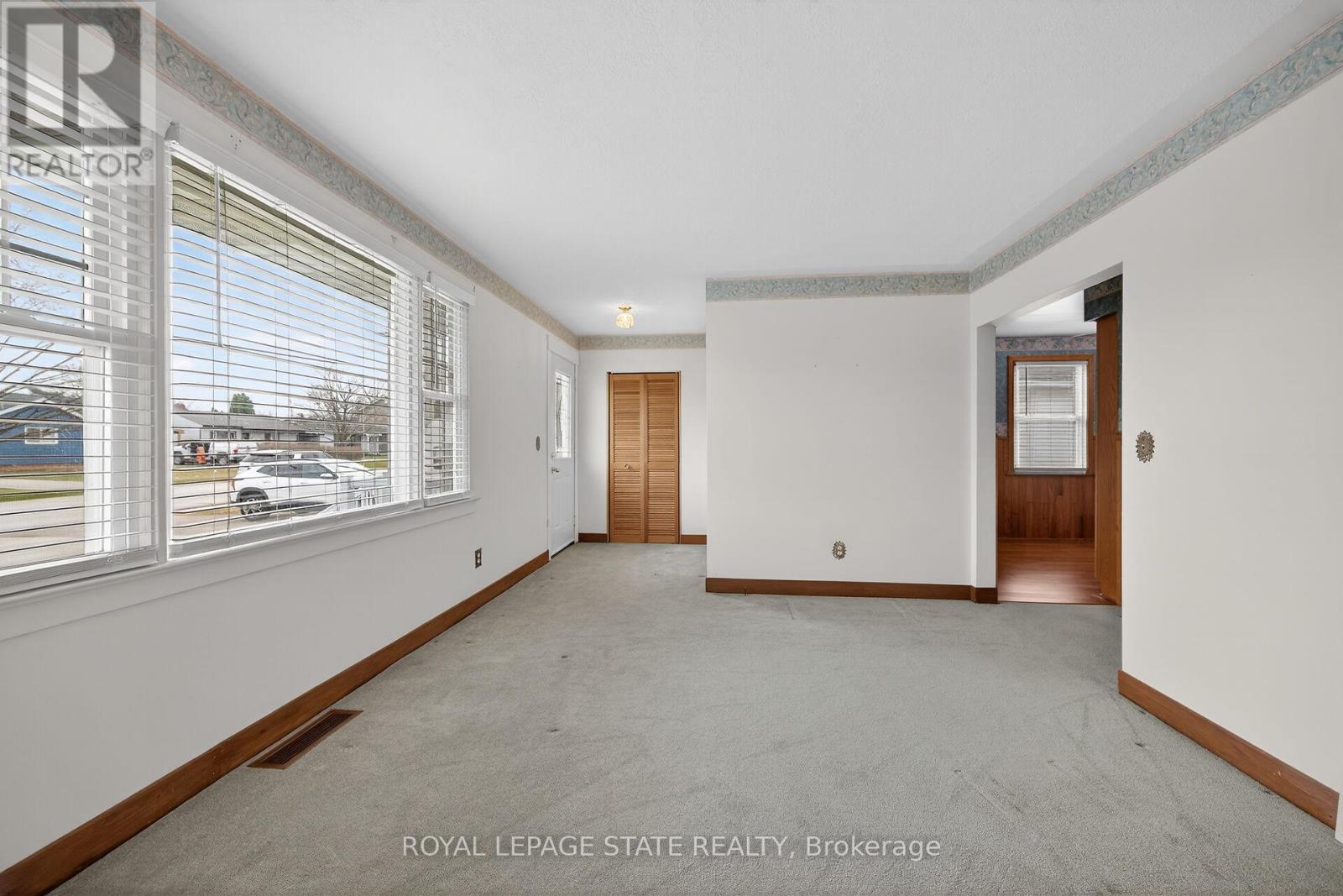 21 Lakeview Avenue, Grimsby, Ontario  L3M 3L9 - Photo 8 - X12918818