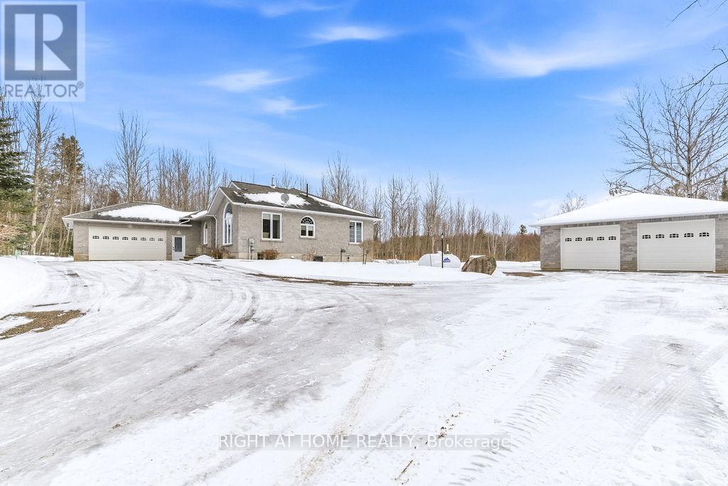 80 Rahns Road, Laurentian Valley, Ontario  K8A 0H8 - Photo 5 - X12918894