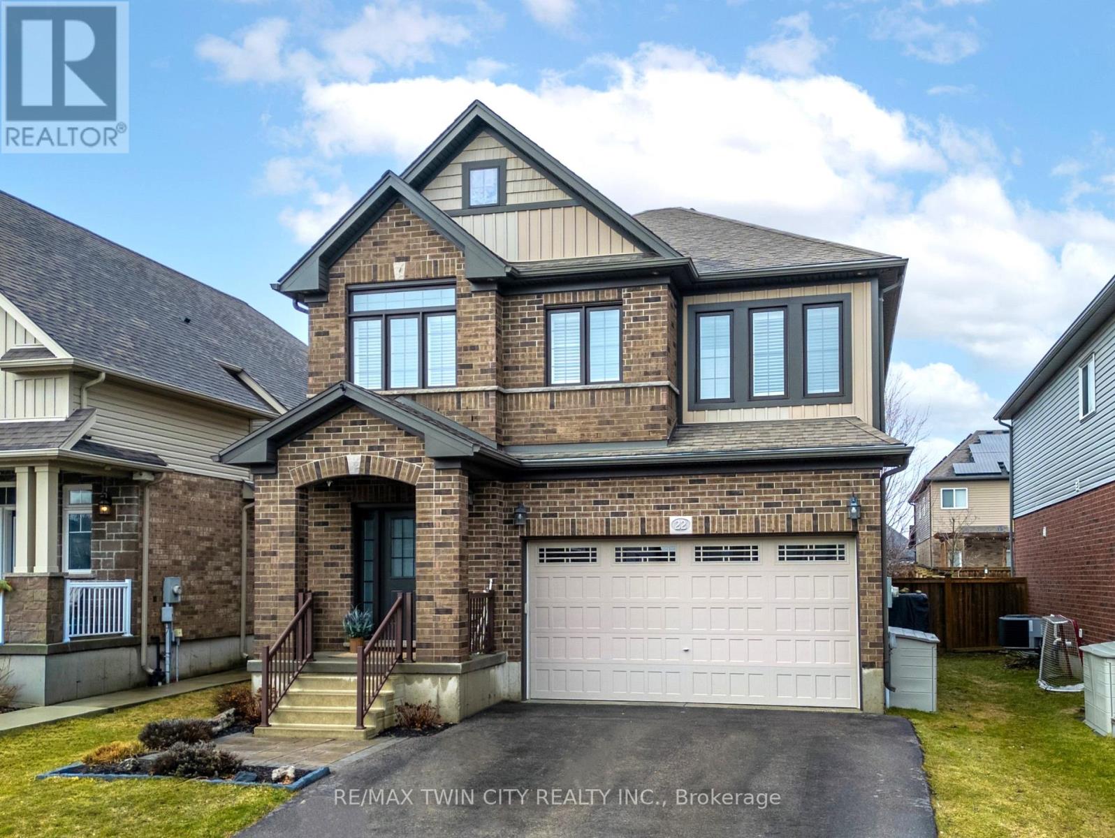 22 BETTSCHEN LANE, Wilmot, Ontario