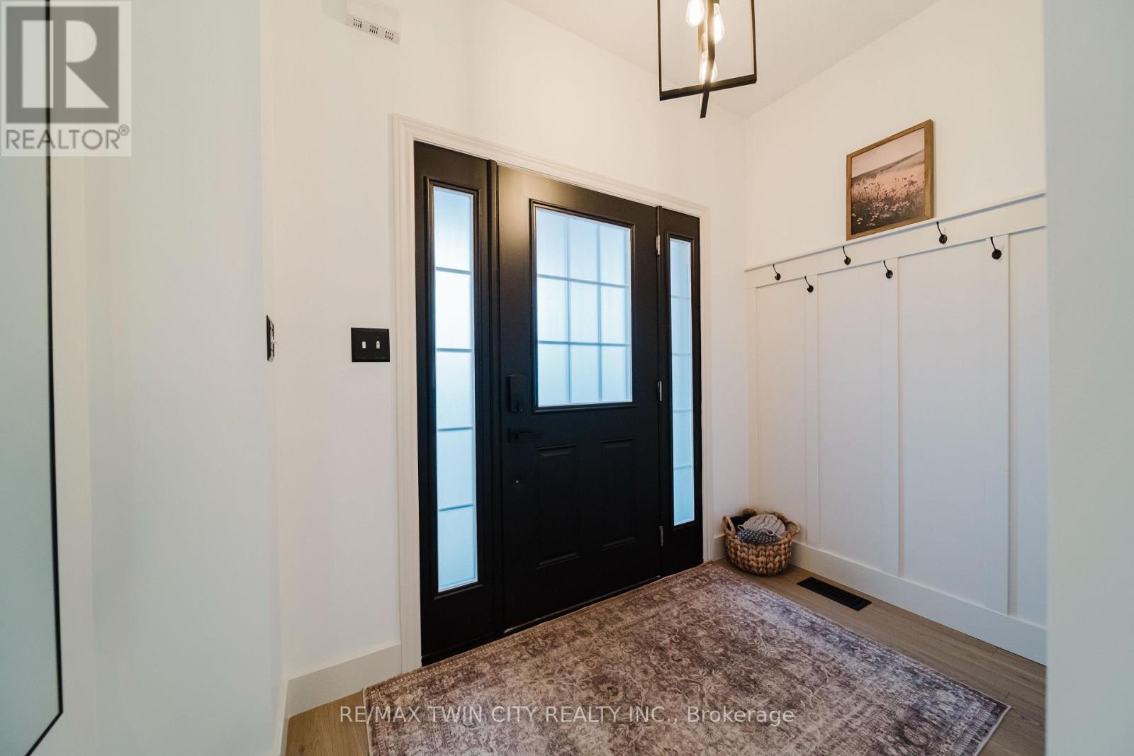 22 Bettschen Lane, Wilmot, Ontario  N3A 0E1 - Photo 2 - X12918900