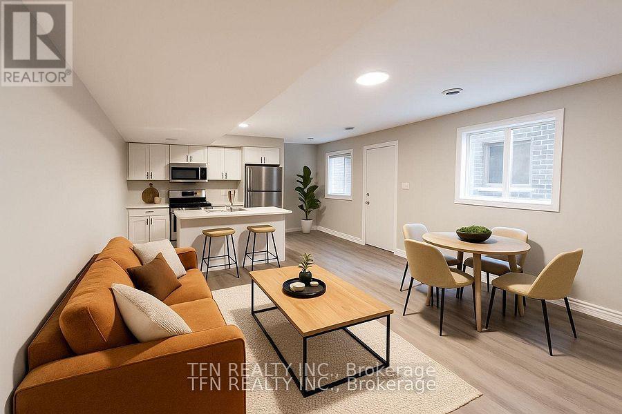 43 Superior Street E, Welland, Ontario  L3B 3G3 - Photo 2 - X12918990