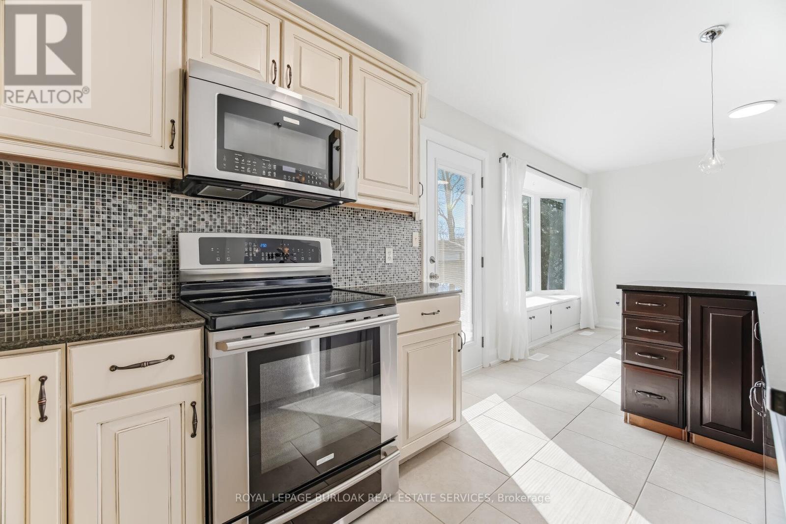 514 Buffalo Road, Fort Erie (Crescent Park), Ontario  L2A 5G8 - Photo 16 - X12919064