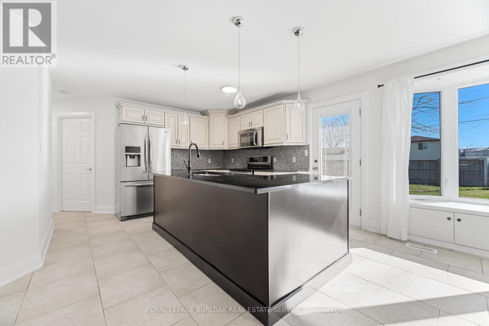 514 Buffalo Road, Fort Erie (Crescent Park), Ontario  L2A 5G8 - Photo 20 - X12919064