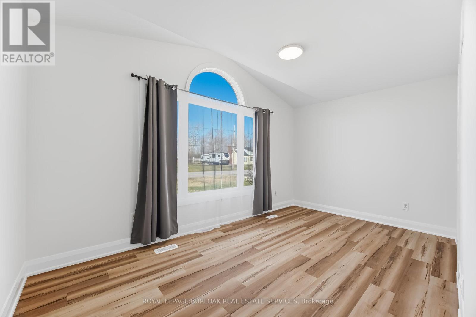 514 Buffalo Road, Fort Erie (Crescent Park), Ontario  L2A 5G8 - Photo 28 - X12919064