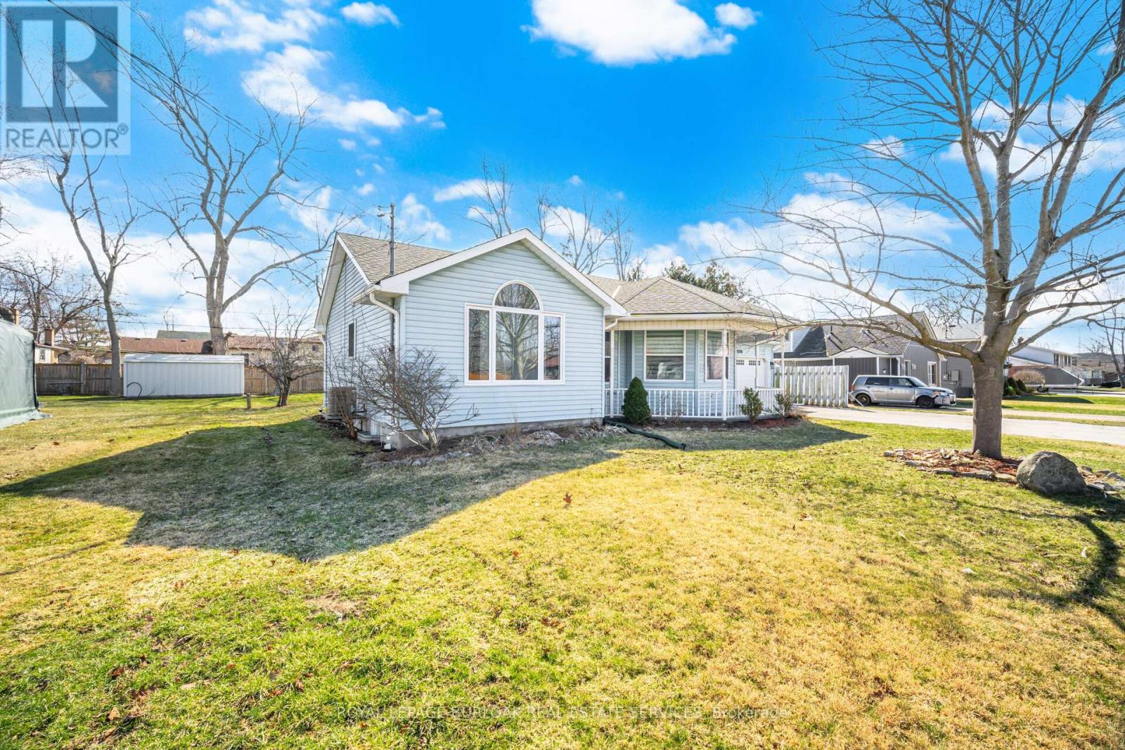 514 Buffalo Road, Fort Erie (Crescent Park), Ontario  L2A 5G8 - Photo 3 - X12919064